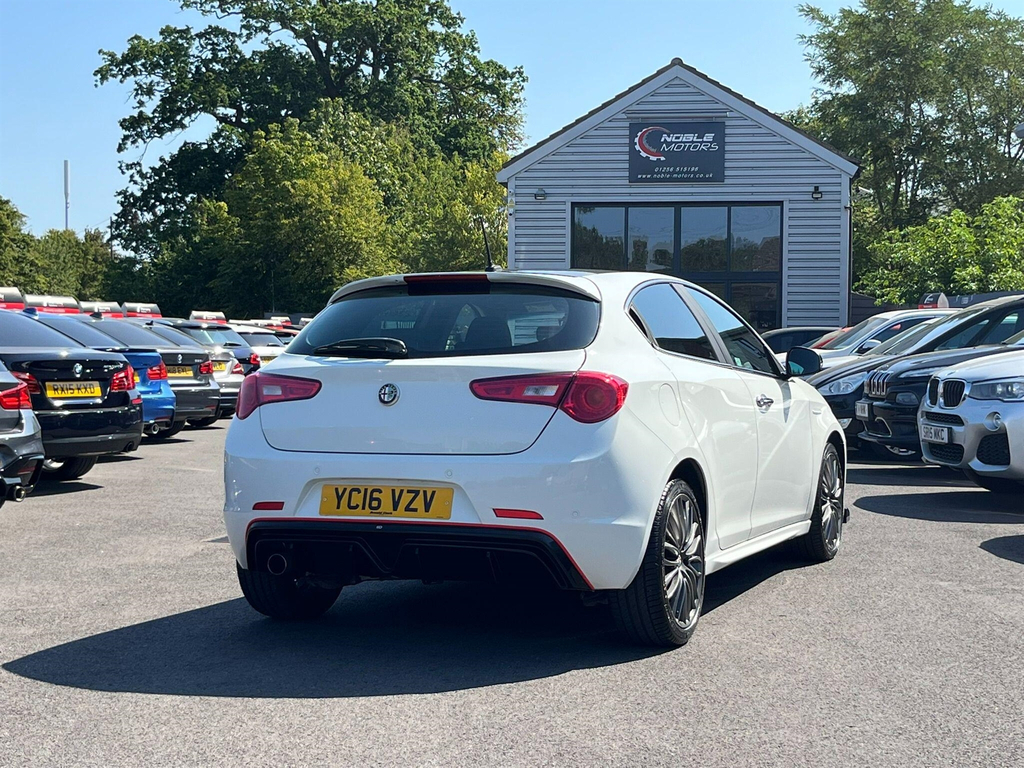 Alfa Romeo Giulietta 1.4L Speciale White #7