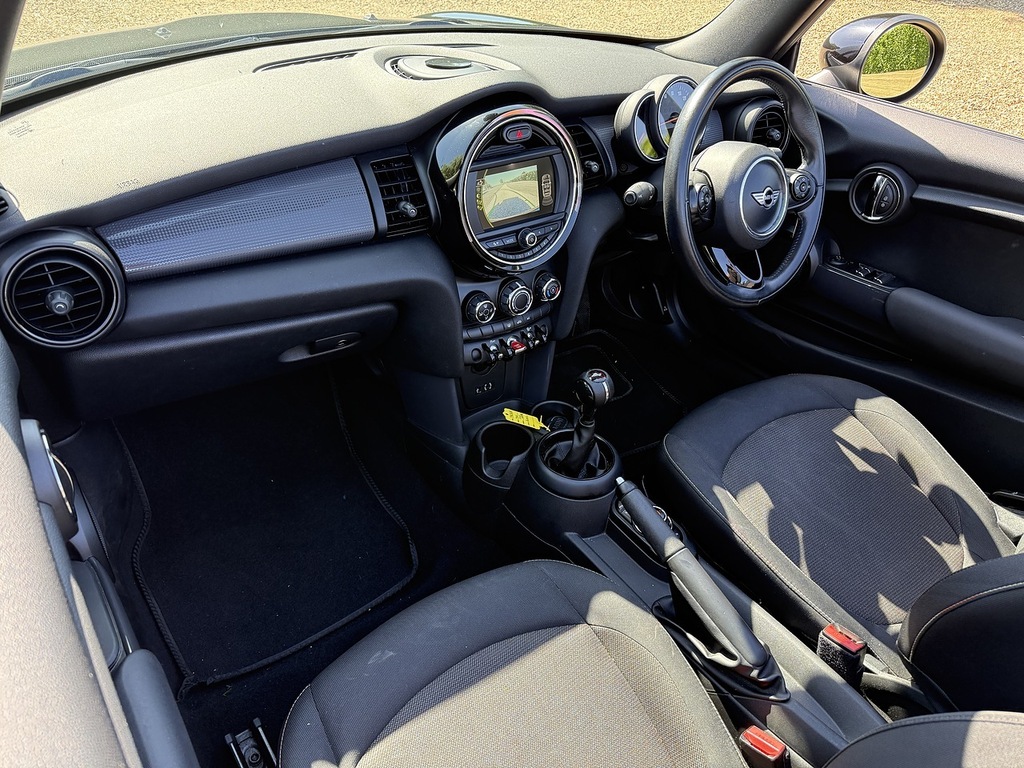 Mini Convertible Cooper Black #3