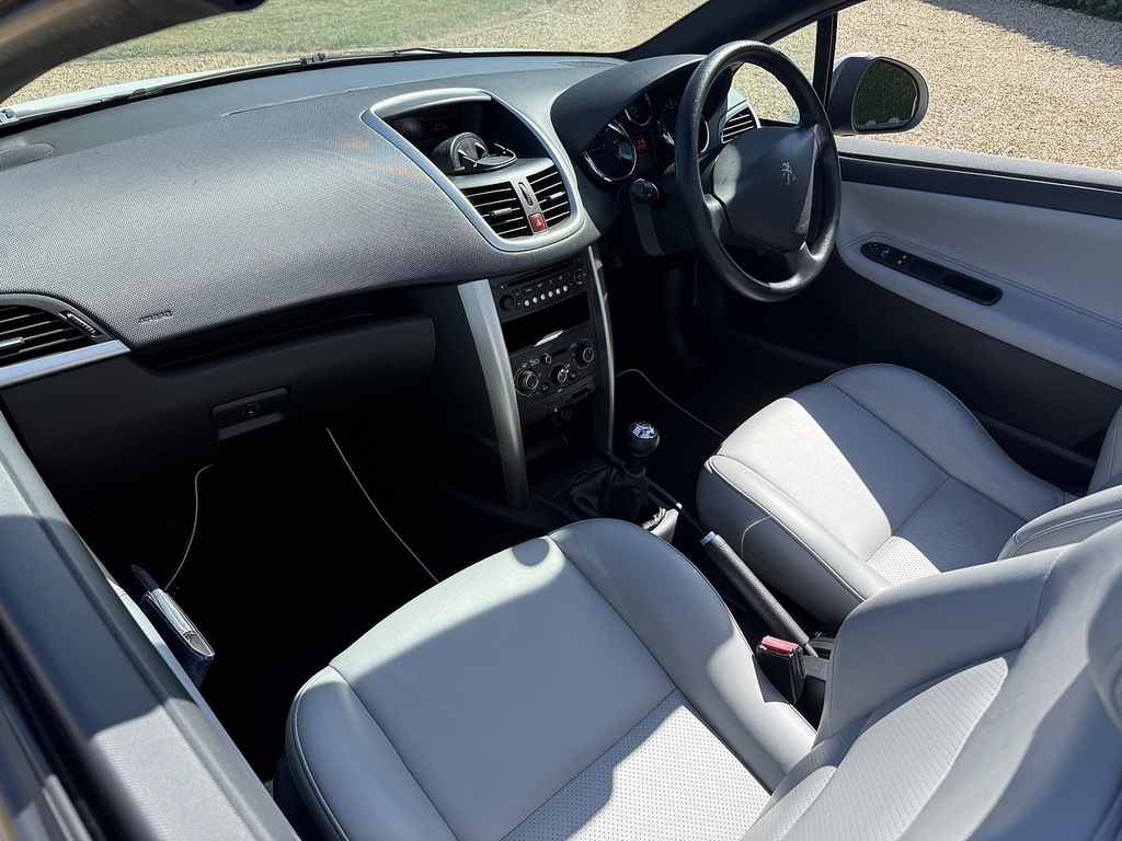 Peugeot 207 CC Vti Active White #2