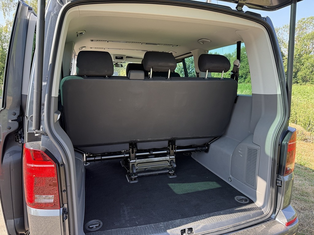 Volkswagen Transporter Shuttle Se Black #10