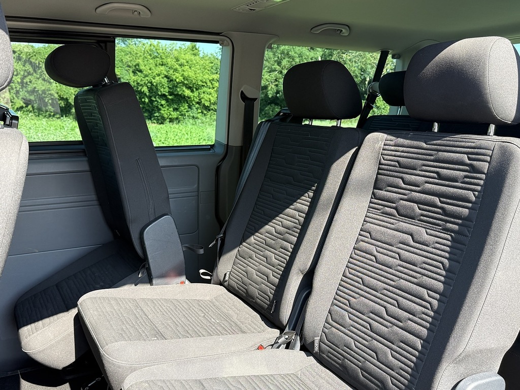 Volkswagen Transporter Shuttle Se Black #8
