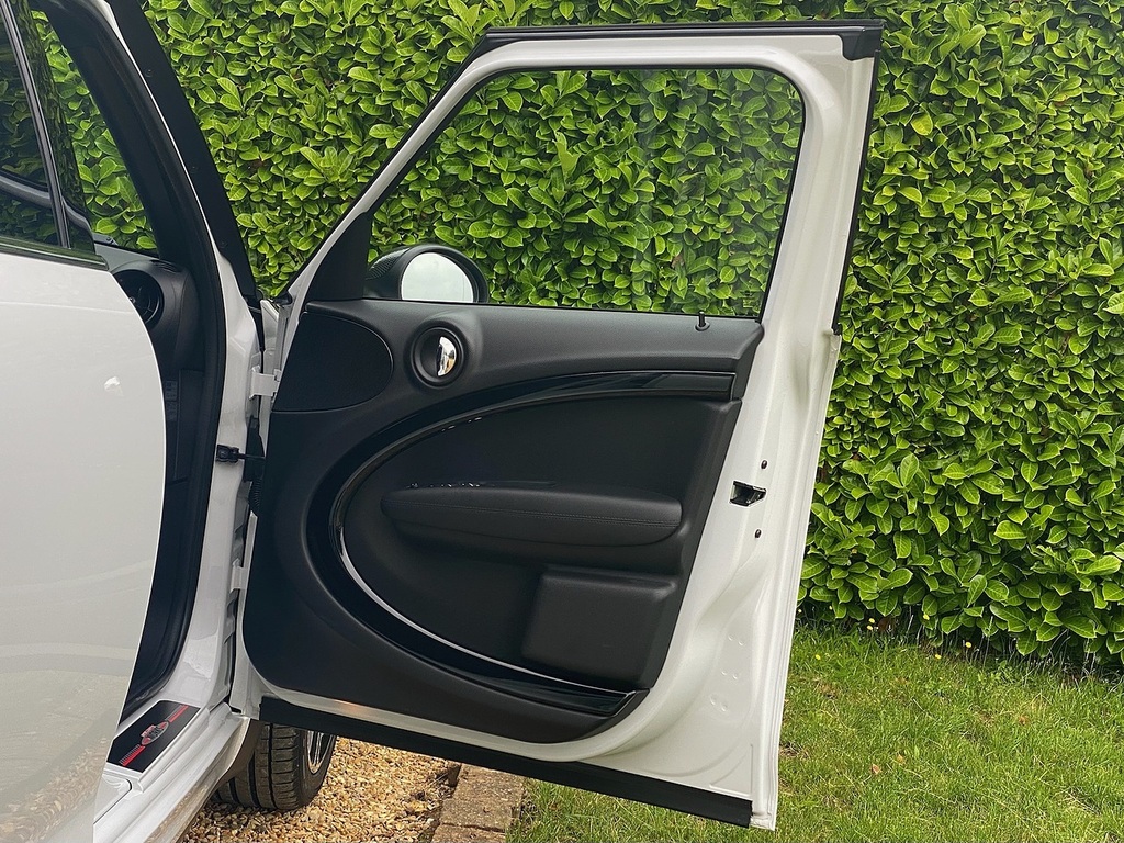 Mini Countryman One White #21