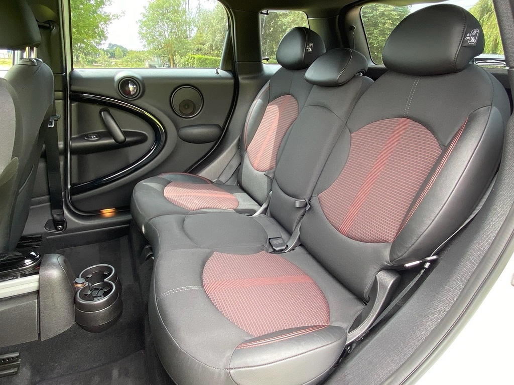 Mini Countryman One White #32