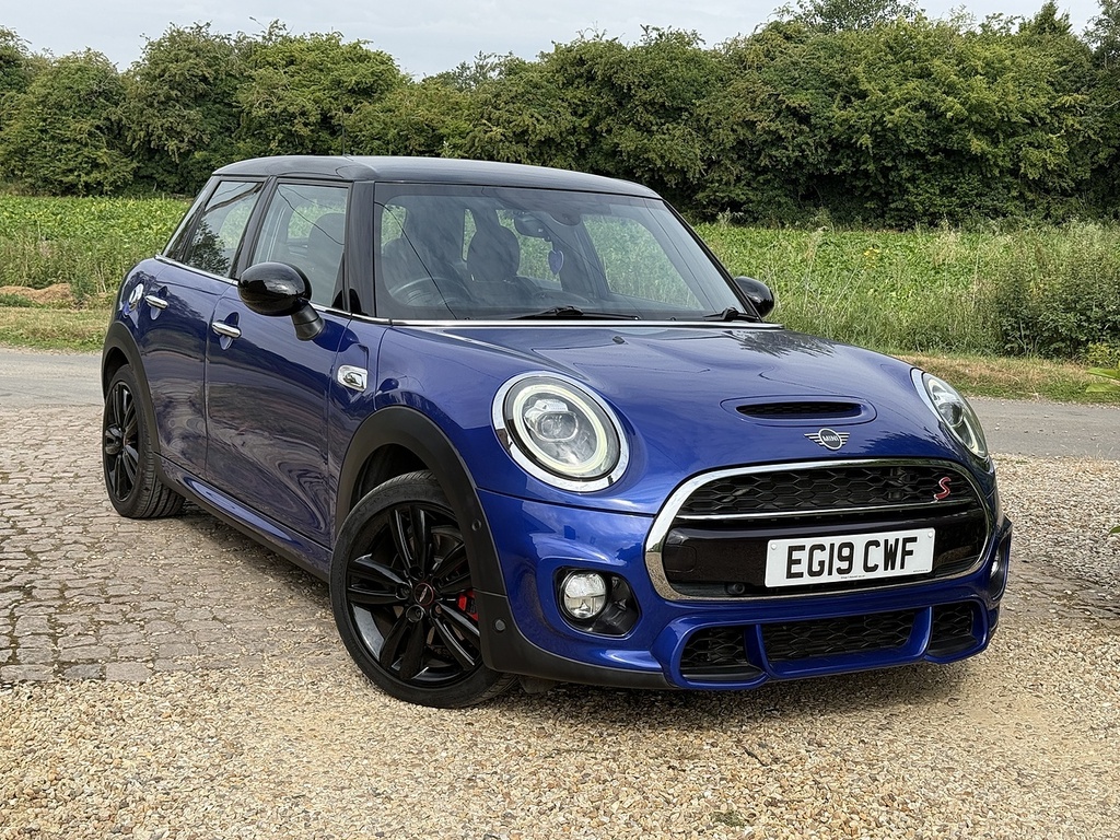 Mini Hatch F56 Mini 3-Door Hatch Cooper Exclusive Lci White #1