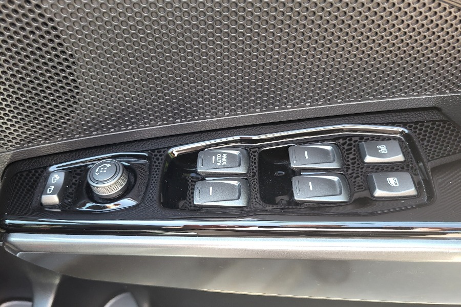 SsangYong Tivoli 1.5 Ultimate 161 Bhp Grey #9