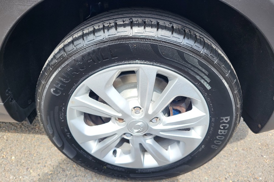 SsangYong Tivoli Hatchback Silver #23