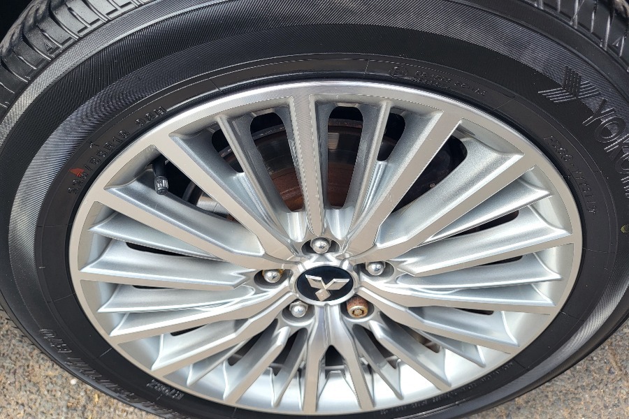 Mitsubishi Outlander Outlander 4H Phev Cvt Black #27