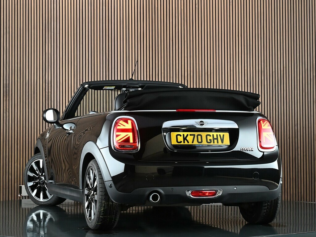 Mini Convertible 1.5 Cooper Exclusive Convertible Black