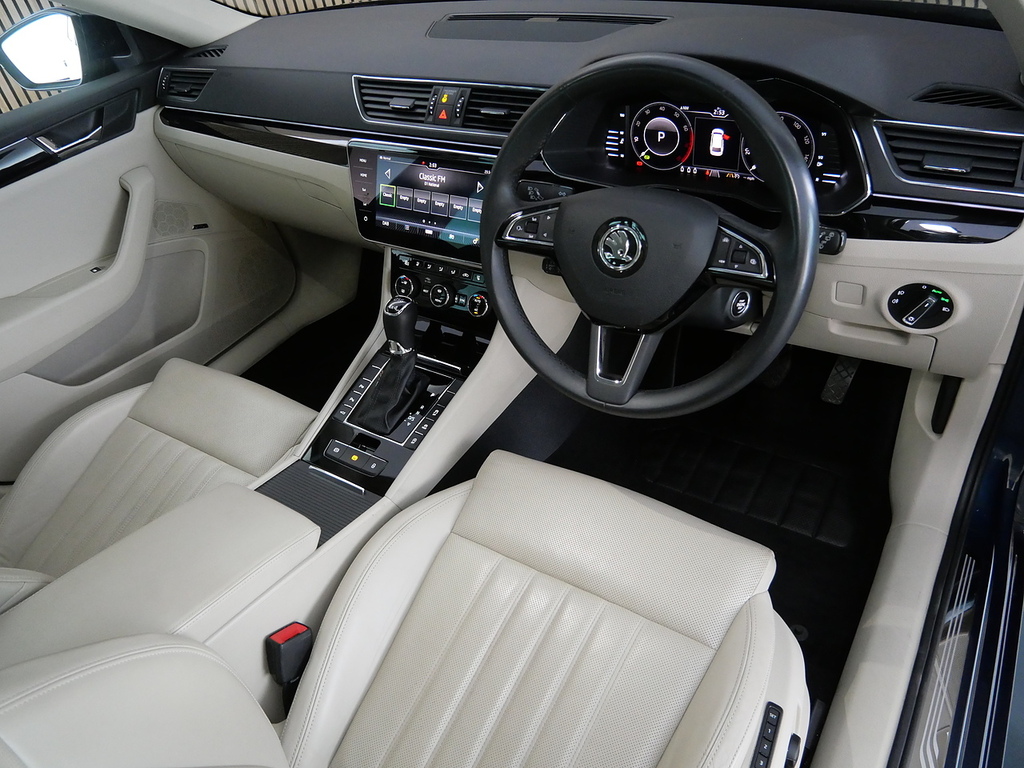 Skoda Superb 2.0 Tsi Laurin Klement Estate Dsg 4Wd Blue #3