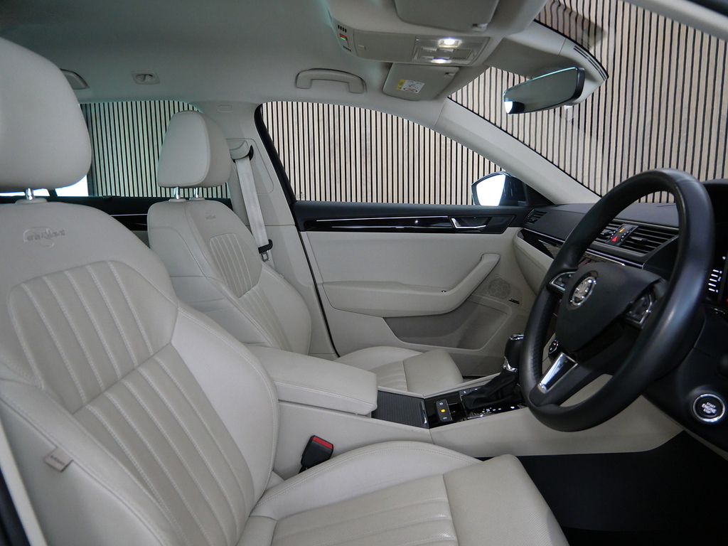 Skoda Superb 1.5 Tsi Act Sportline Plus Dsg Euro 6 Ss White #28