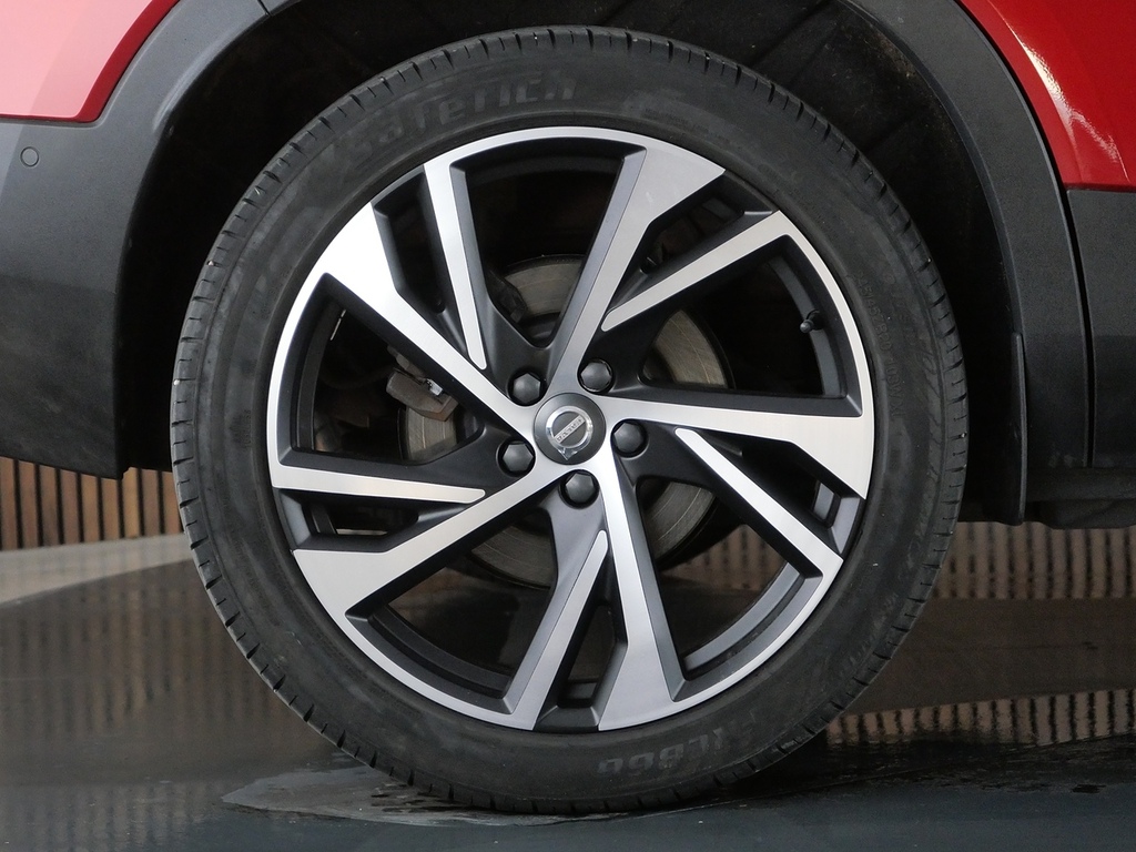 Volvo XC40 2.0 T5 R Design Pro Awd Geartronic Estate Red #35