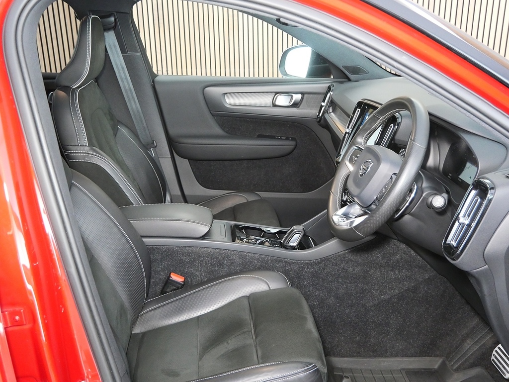 Volvo XC40 2.0 T5 R Design Pro Awd Geartronic Estate Red #22