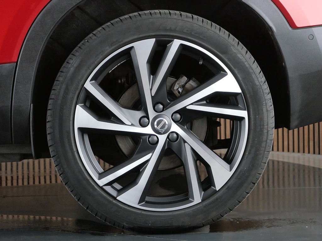 Volvo XC40 2.0 T5 R Design Pro Awd Geartronic Estate Red #34