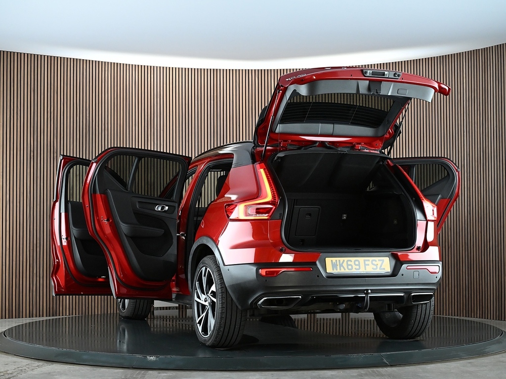 Volvo XC40 2.0 T5 R Design Pro Awd Geartronic Estate Red #12