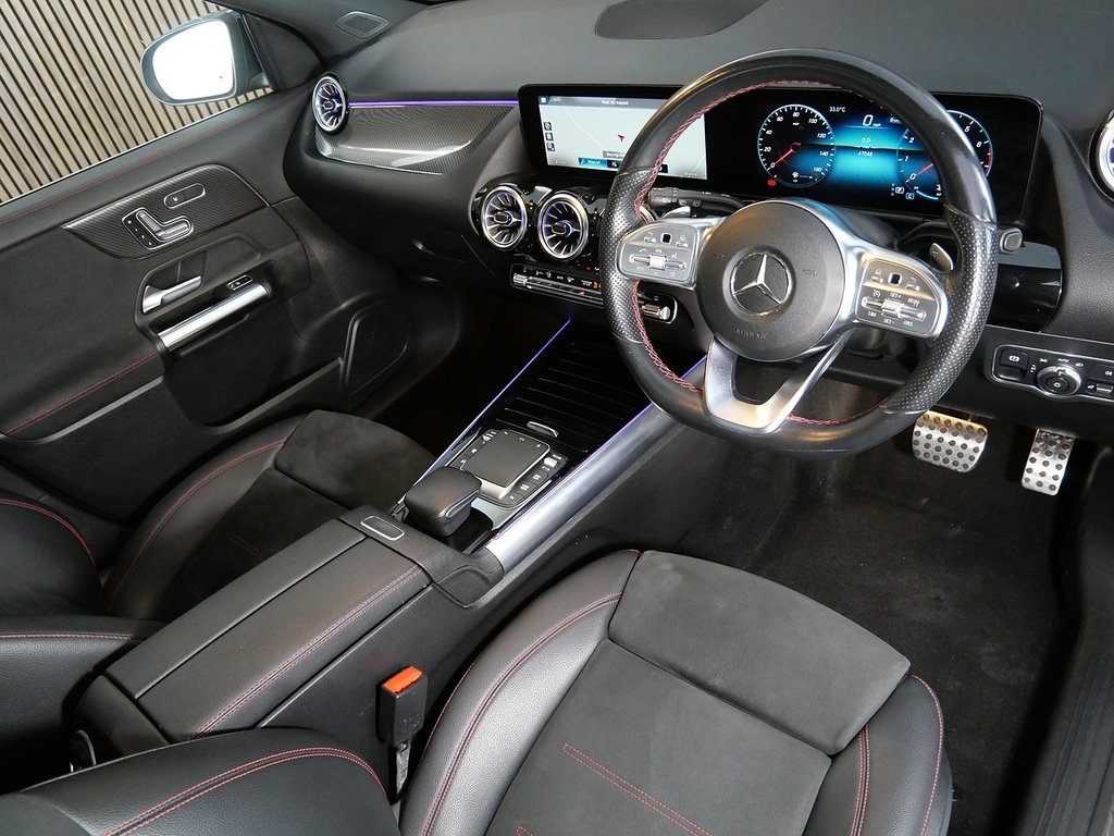 Mercedes-Benz GLA Class 2.0 Gla250 Amg Line Premium Plus Suv Blue #3