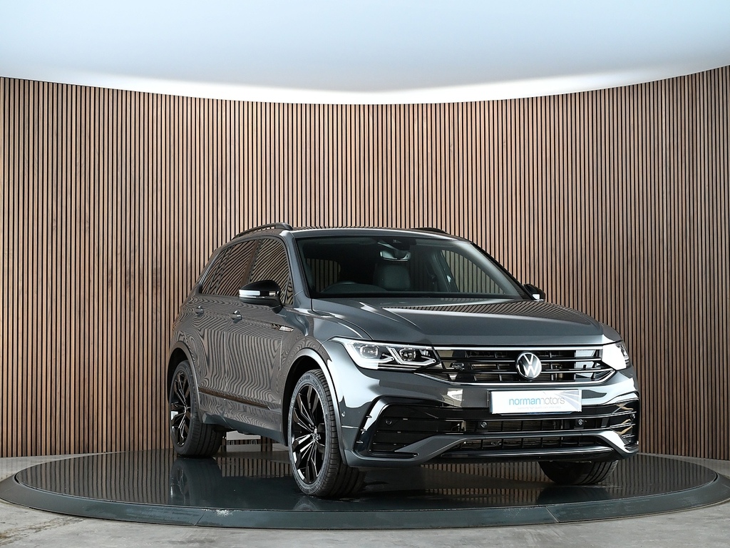 Volkswagen Tiguan 1.5 Tsi Black Edition Suv Dsg Euro 6 S VN24NCC Grey #4