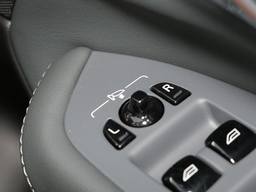 Volvo XC90 T8 Recharge Inscription Pro, Plug-in Hyb21alloys Black #40