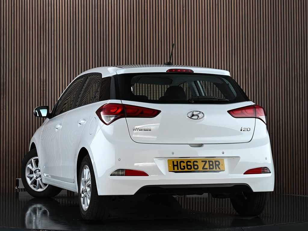 Hyundai I20 1.2 Se Hatchback Euro 6 84 Ps White #2