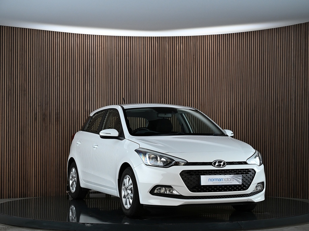 Hyundai I20 1.2 Se Hatchback Euro 6 84 Ps White #4