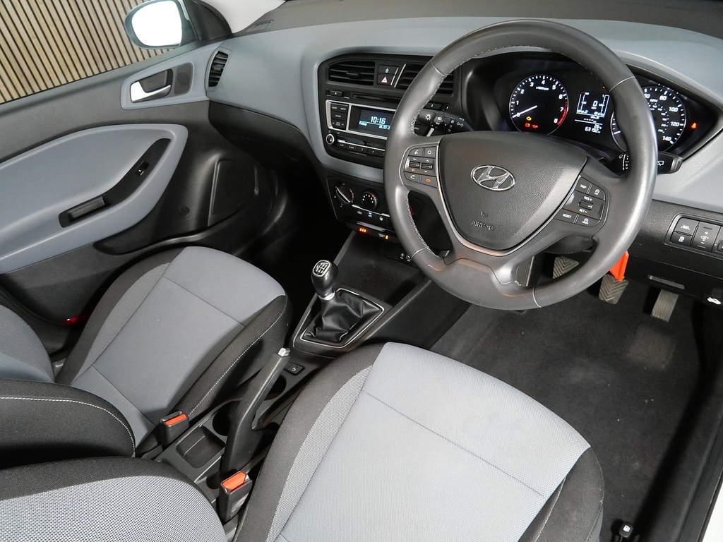 Hyundai I20 1.2 Se Hatchback Euro 6 84 Ps White #3