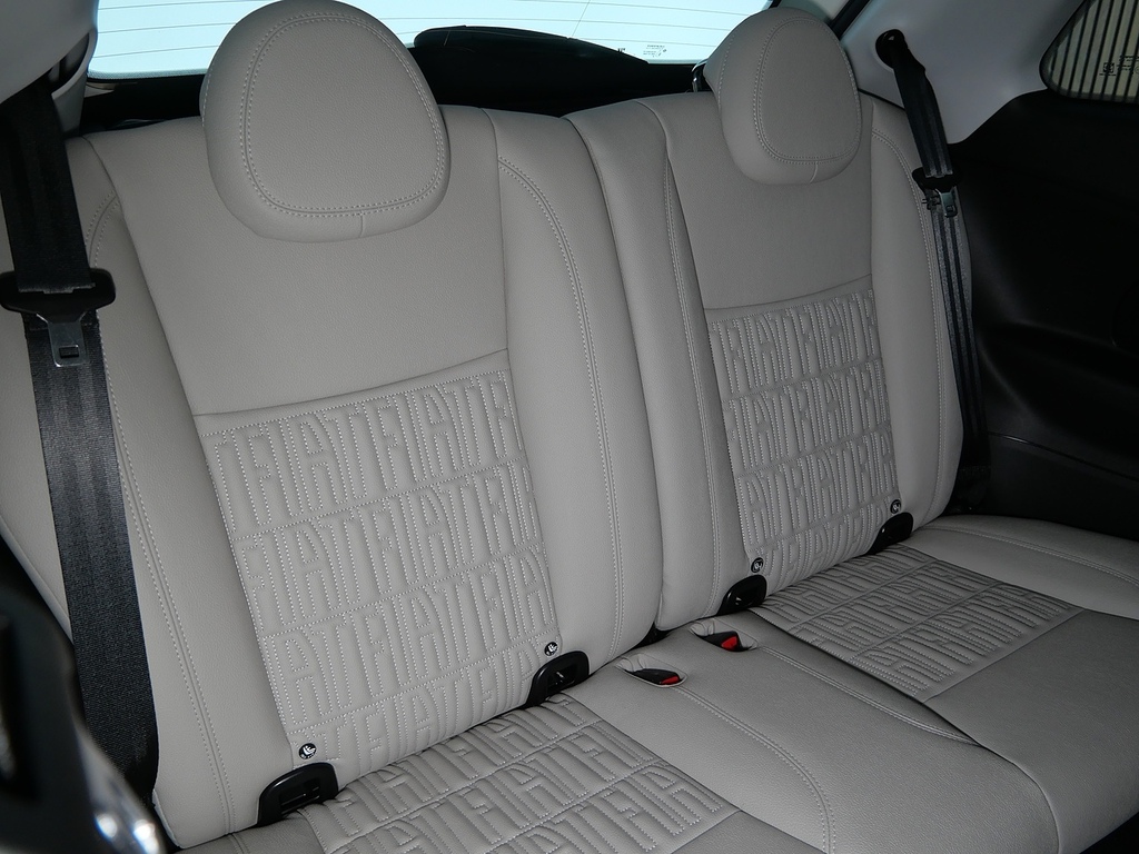 Fiat 500E Standard Gold #31