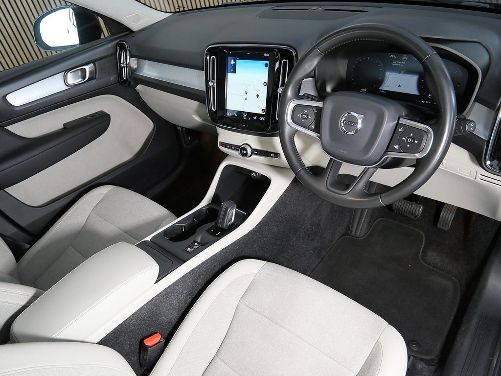 Volvo XC40 2.0 D3 Momentum Suv Euro 6 Ss Black #3