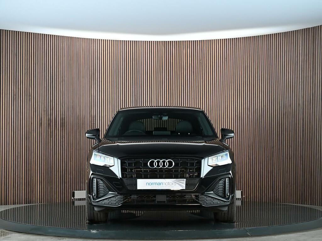 Audi Q2 1.5 Tfsi Cod 35 Black Edition Suv S Tro Black #5
