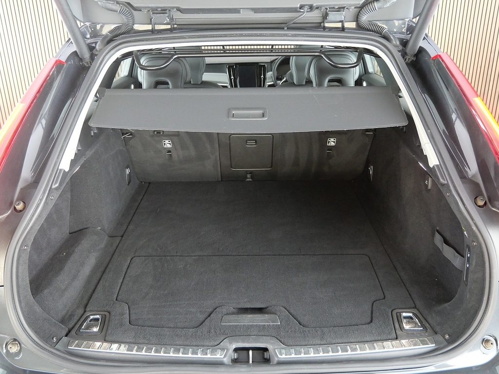 Volvo V90 D4 Inscription Xenium Pack, Blis Gold #38