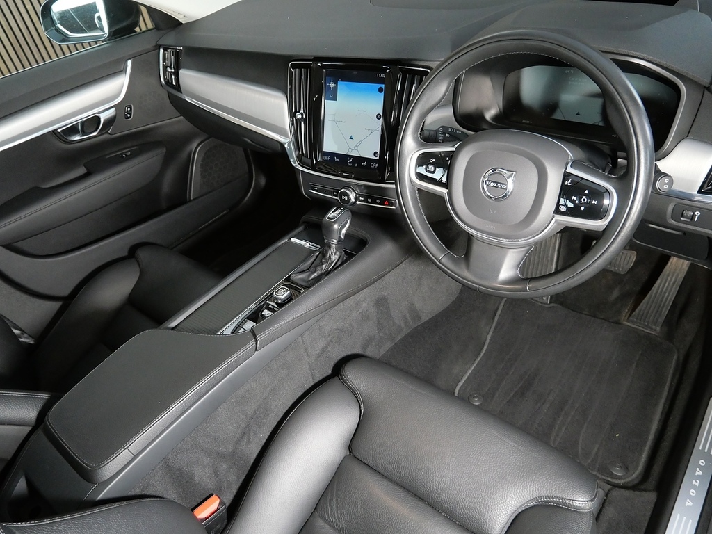 Volvo V90 2.0 D4 Momentum Pro Estate Euro 6 Grey #3