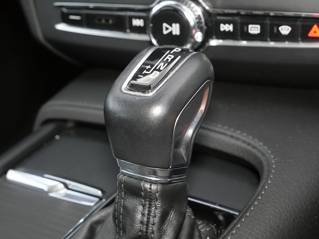 Volvo V90 D4 Inscription Xenium Pack, Blis Gold #29