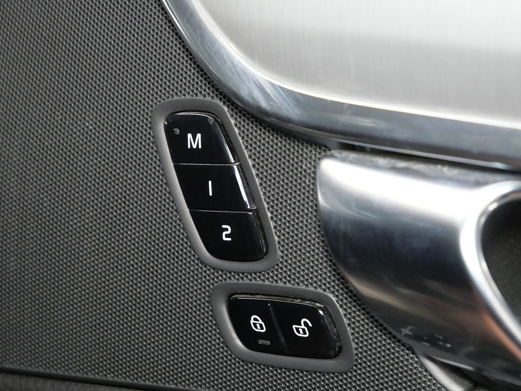 Volvo V90 D4 Inscription Xenium Pack, Blis Gold #31