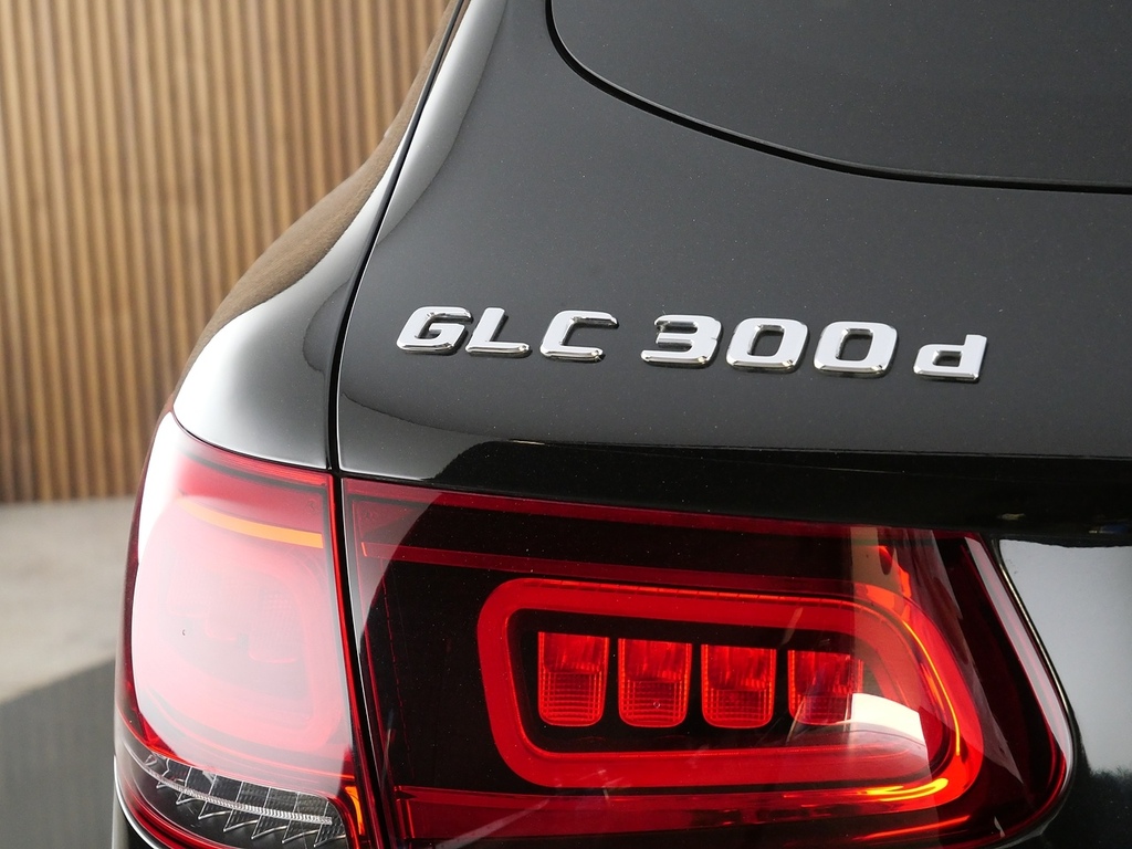 Mercedes-Benz GLC Class  Red #33