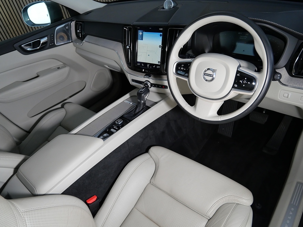 Volvo XC60 2.0 T5 Inscription Pro Suv Awd Eur Grey #3