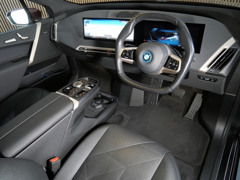 BMW iX 40 76.6Kwh M Sport Suv Xdrive 3 Red #3