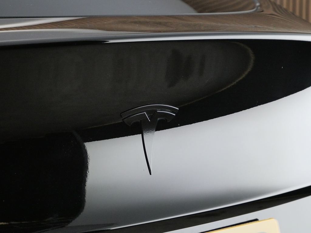 Tesla Model Y Suv Rwd 202424 White #25