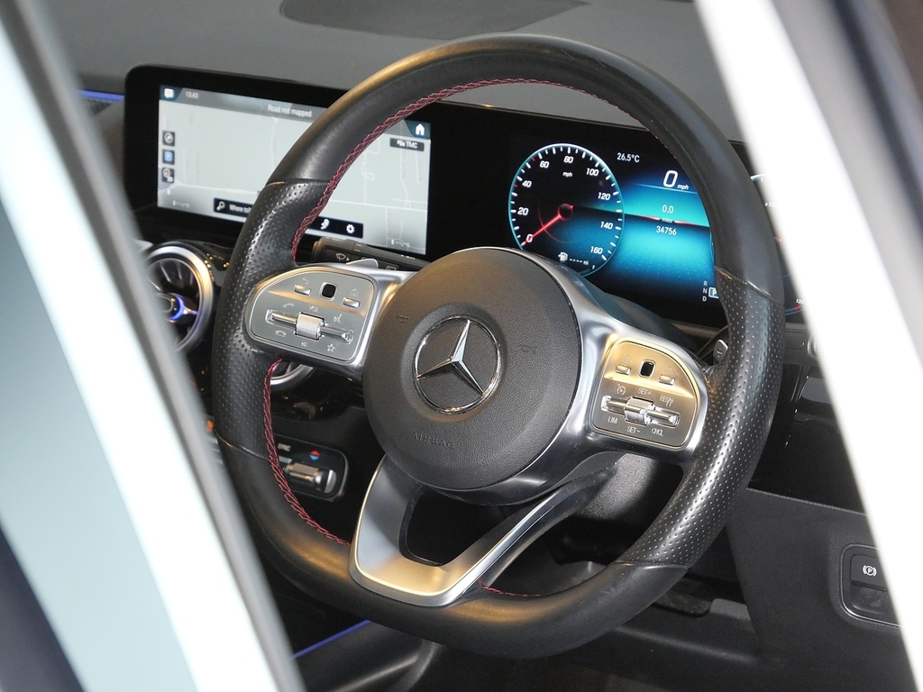 Mercedes-Benz GLA Class Amg Line Black #19