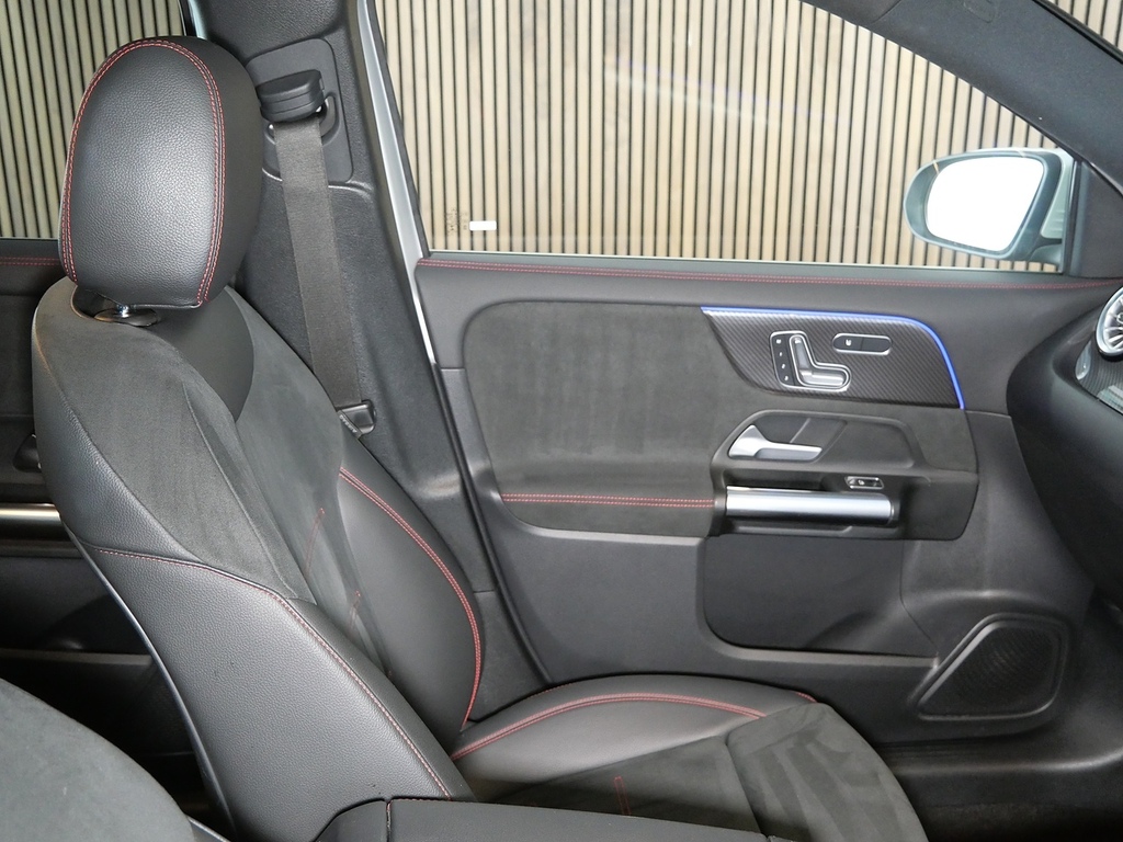 Mercedes-Benz GLA Class Amg Line Black #25