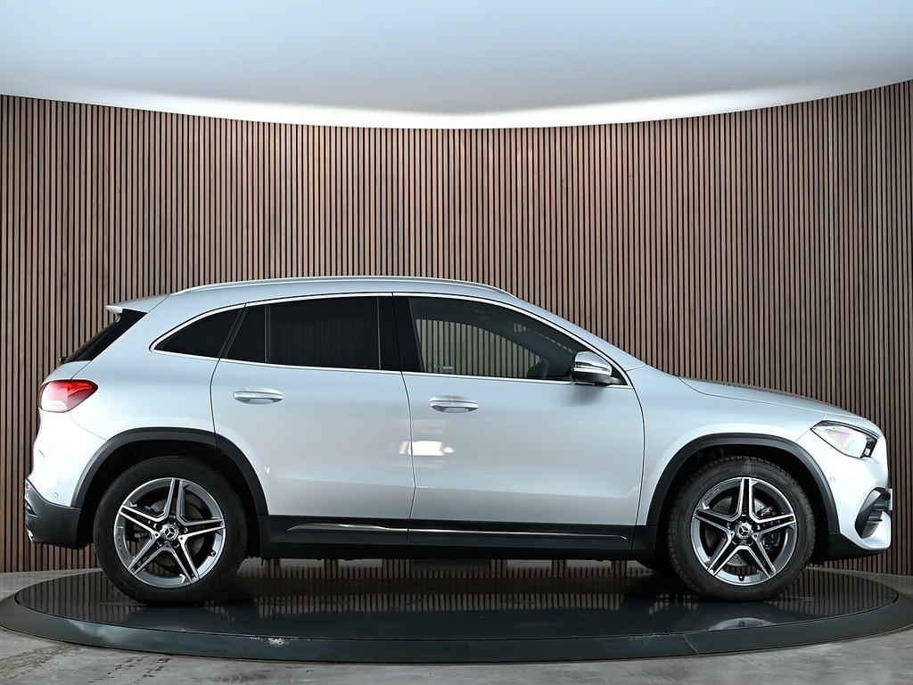 Mercedes-Benz GLA Class Amg Line Black #10