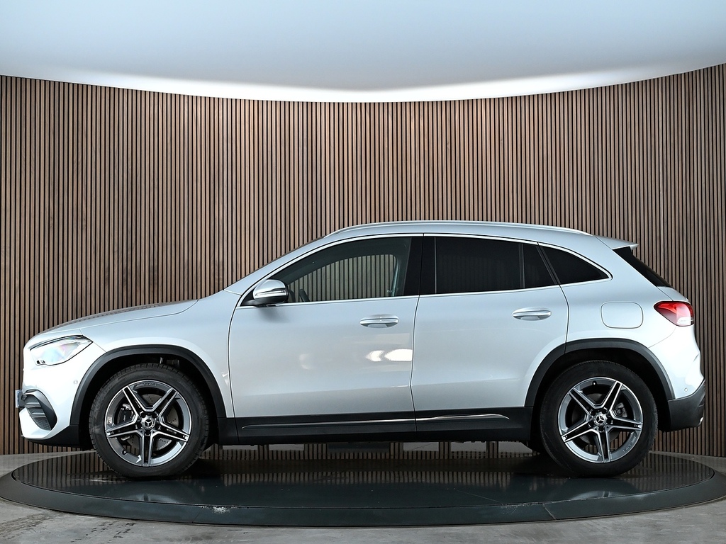 Mercedes-Benz GLA Class Amg Line Black #11