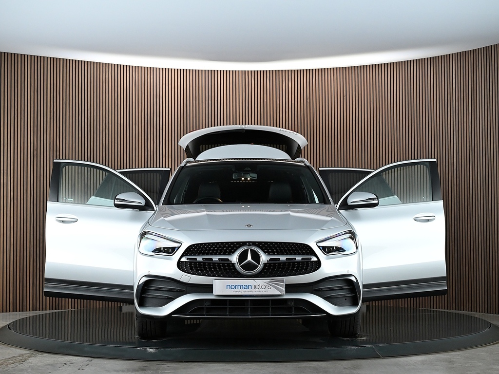 Mercedes-Benz GLA Class Amg Line Black #13