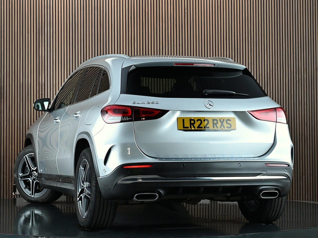 Mercedes-Benz GLA Class 2.0 Gla250 Amg Line Premium Plus Suv Silver #2