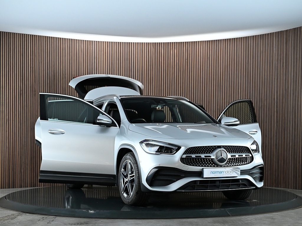 Mercedes-Benz GLA Class Amg Line Black #12
