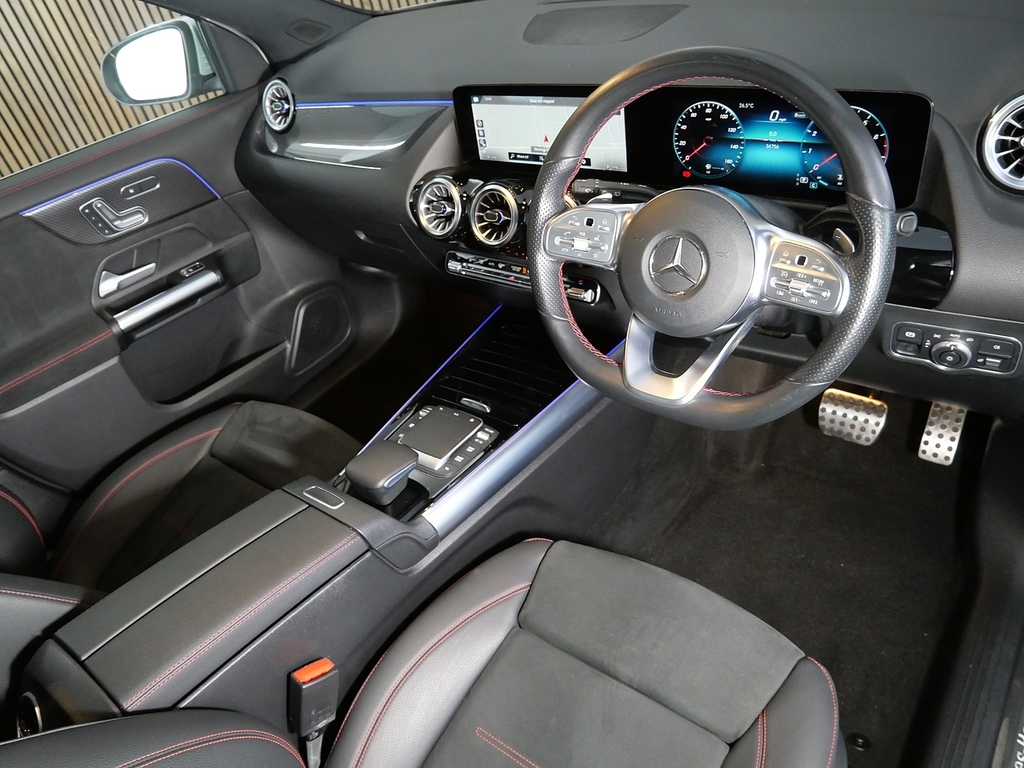 Mercedes-Benz GLA Class 2.0 Gla250 Amg Line Premium Plus Suv Silver #3