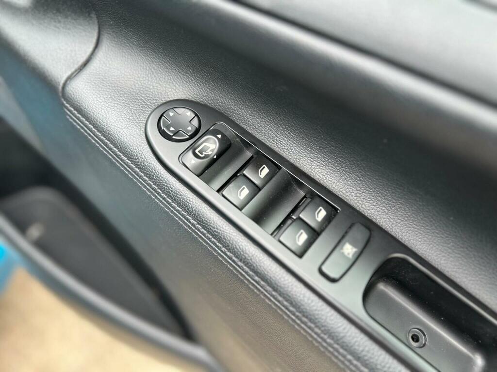 Peugeot 207 SW 207 Allure Sw Hdi 92 Grey #18
