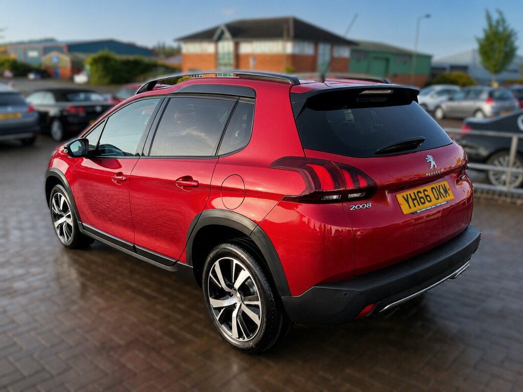 Peugeot 2008 Puretech Gt Line Red #4