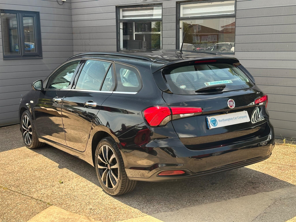Fiat Tipo 1.6 Multijetii Lounge Euro 6 Ss WV67VLF Black #2