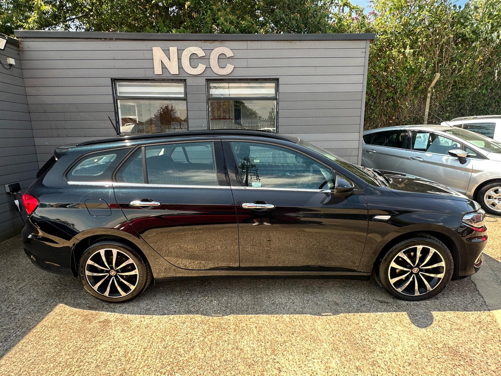 Fiat Tipo 1.6 Multijetii Lounge Euro 6 Ss WV67VLF Black #6