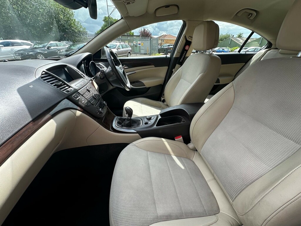 Vauxhall Insignia 2.0 Cdti Exclusiv Sports Tourer Blue #24