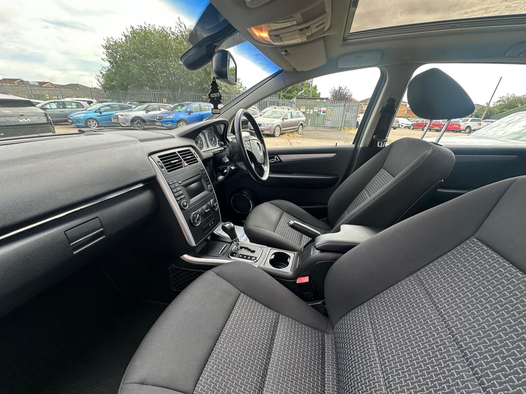 Mercedes-Benz B Class 1.5 B150 Sport Black #23