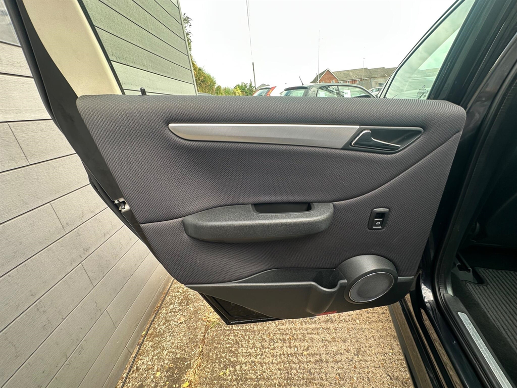 Mercedes-Benz B Class 1.5 B150 Sport Black #30